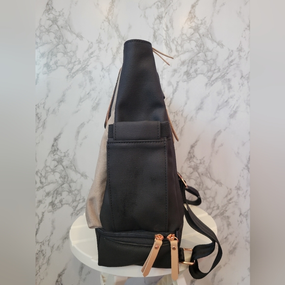 Petunia Pickle Bottom Pivot Pack in Black/Sand - Picture 3 of 6